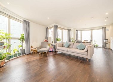 Properties for sale in Pump House Crescent - TW8 0HN view1