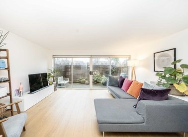 Properties for sale in Quantock Mews - SE15 4RG view1