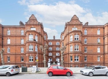 Properties for sale in Queen's Club Gardens - W14 9RP view1