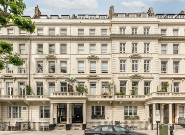 Properties for sale in Queen's Gate - SW7 5JU view1