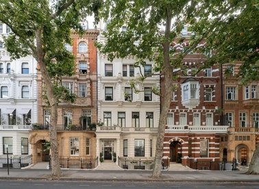 Properties for sale in Queen's Gate - SW7 5EU view1