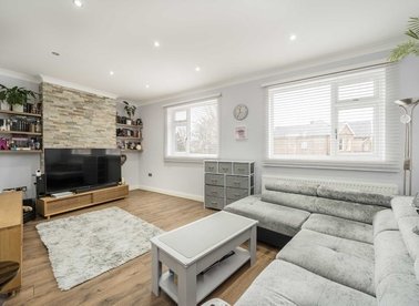 Properties for sale in Queens Parade - W5 3HU view1
