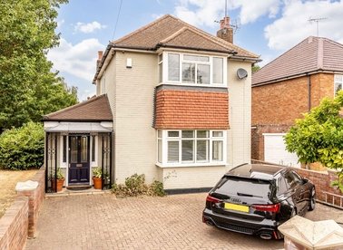 Properties for sale in Queens Way - TW13 7NP view1