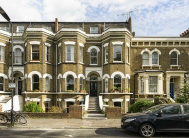 Properties for sale in Queensdown Road - E5 8NN view1