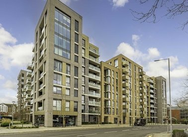 Properties for sale in Queenshurst Square - KT2 5FW view1