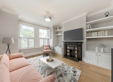 Properties for sale in Queenstown Road - SW8 3QE view1