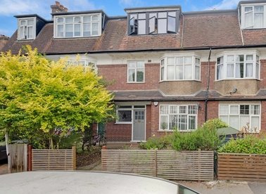 Properties for sale in Radbourne Avenue - W5 4XD view1