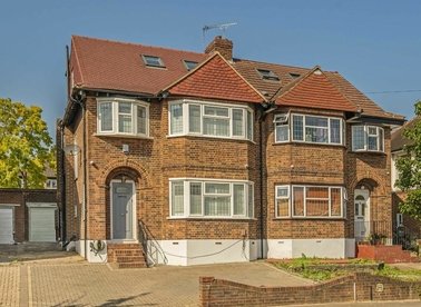 Properties for sale in Raeburn Avenue - KT5 9DF view1