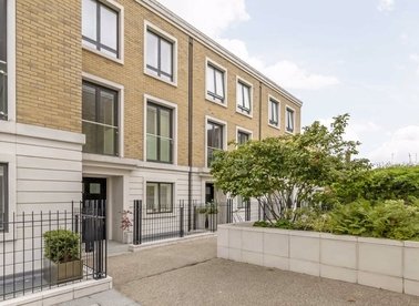 Properties for sale in Rainsborough Square - SW6 1DQ view1