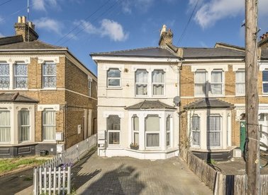 Properties for sale in Rathfern Road - SE6 4NL view1