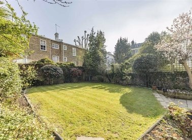 Properties for sale in Redcliffe Gardens - SW10 9JJ view1