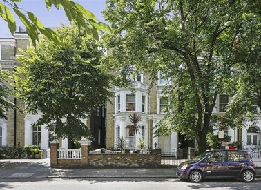Properties for sale in Redcliffe Gardens - SW10 9HH view1