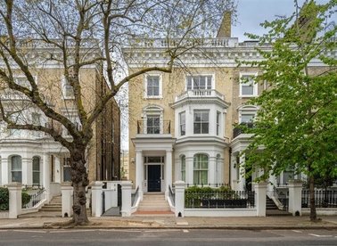 Properties for sale in Redcliffe Gardens - SW10 9HA view1
