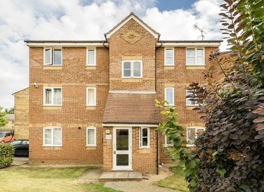 Properties for sale in Redford Close - TW13 4TJ view1