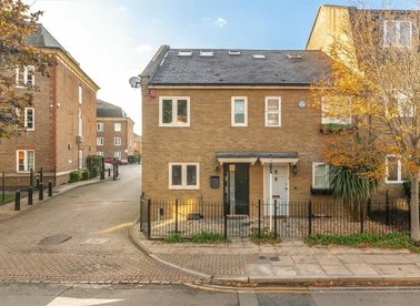 Properties for sale in Redmans Road - E1 3AG view1