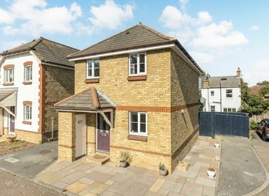 Properties for sale in Regent Place - SW19 8RP view1