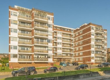 Properties for sale in Regents Park Road - N3 3LB view1