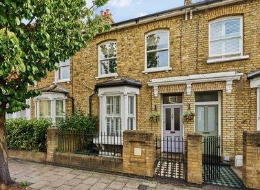 Properties for sale in Relf Road - SE15 4JS view1