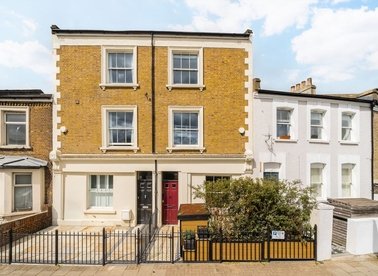 Properties for sale in Rendlesham Road - E5 8PA view1
