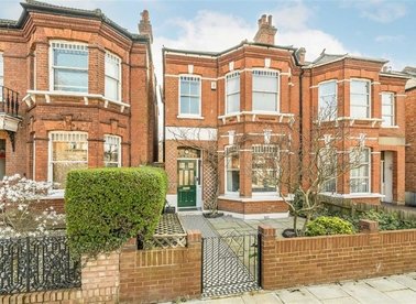 Properties for sale in Richborough Road - NW2 3LX view1