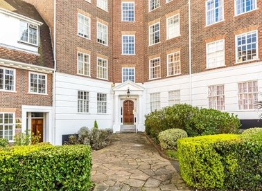 Properties for sale in Richmond Hill Court - TW10 6BE view1