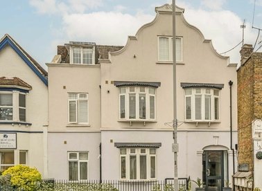 Properties for sale in Richmond Road - KT2 5BX view1