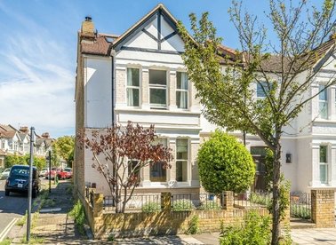 Properties for sale in Ridgeway Road - TW7 5LB view1