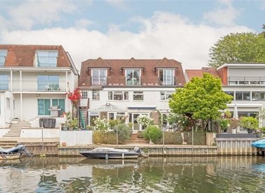 Properties for sale in Riverside - TW16 5PW view1
