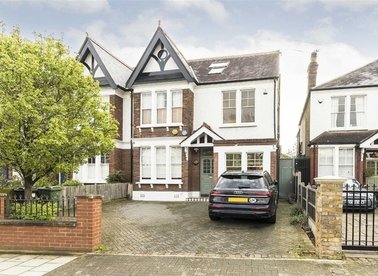 Properties for sale in Rodenhurst Road - SW4 8AF view1