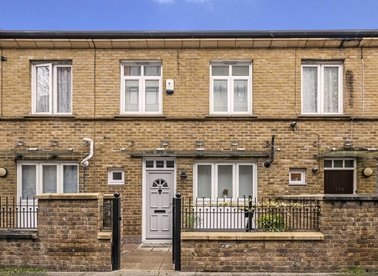 Properties for sale in Roman Road - E3 2RZ view1