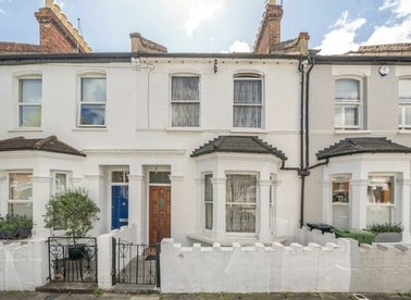Properties for sale in Rosaline Road - SW6 7QS view1
