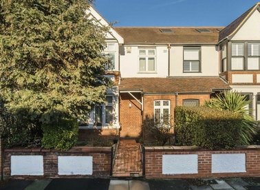 Properties for sale in Rosebery Gardens - W13 0HD view1
