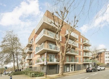 Properties for sale in Rosemont Road - W3 9AX view1