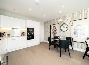 Properties for sale in Roslin Road - W3 8DH view1