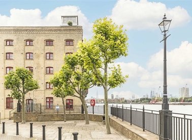 Properties for sale in Rotherhithe Street - SE16 5XS view1