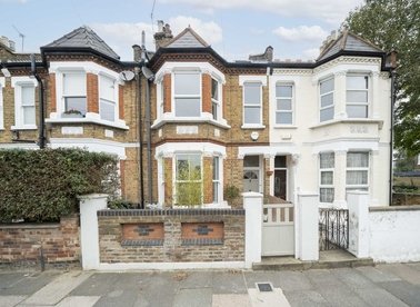 Properties for sale in Rothschild Road - W4 5NS view1