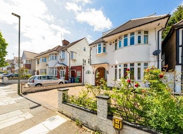 Properties sold in Rowsley Avenue - NW4 1AP view1