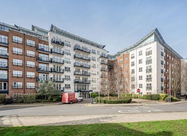 Properties for sale in Royal Quarter - KT2 5BG view1