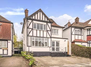 Properties for sale in Rundell Crescent - NW4 3BS view1