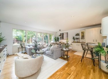 Properties for sale in Rush Common Mews - SW2 3RN view1