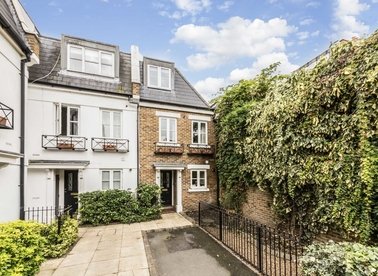 Properties for sale in Rush Hill Mews - SW11 5NB view1