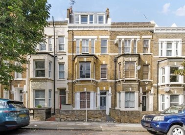 Properties for sale in Rush Hill Road - SW11 5NW view1