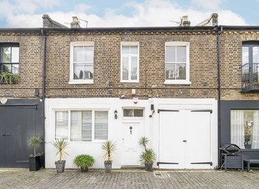 Properties for sale in Russell Gardens Mews - W14 8EU view1