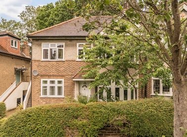 Properties for sale in Sandall Close - W5 1JF view1