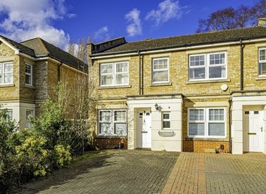 Properties sold in Sandringham Mews - TW12 2LF view1
