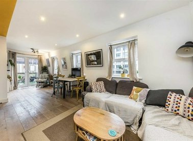 Properties for sale in Scarborough Street - E1 8DR view1
