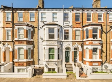 Properties for sale in Schubert Road - SW15 2QT view1