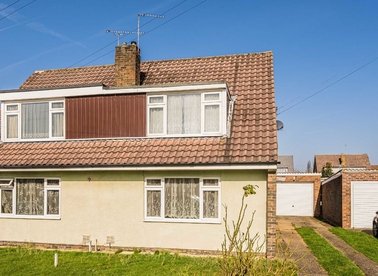 Properties for sale in Scotts Avenue - TW16 7JF view1