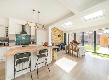 Properties for sale in Seely Road - SW17 9QU view1