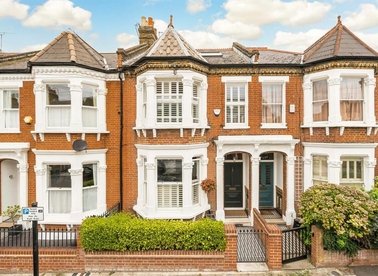Properties for sale in Shandon Road - SW4 9HS view1